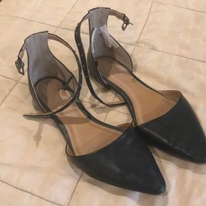 Black gladiator flats